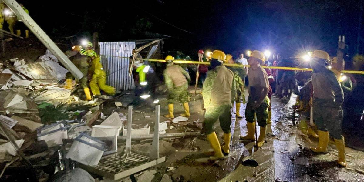 Emergencia en Piñas: un niño fallecido, 10 viviendas destruidas y 400 evacuados