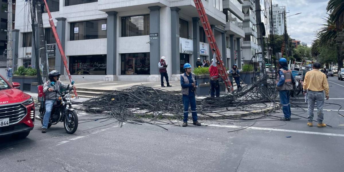Quito: las autoridades municipales prevén soterrar 45 kilómetros de cables en 2025
