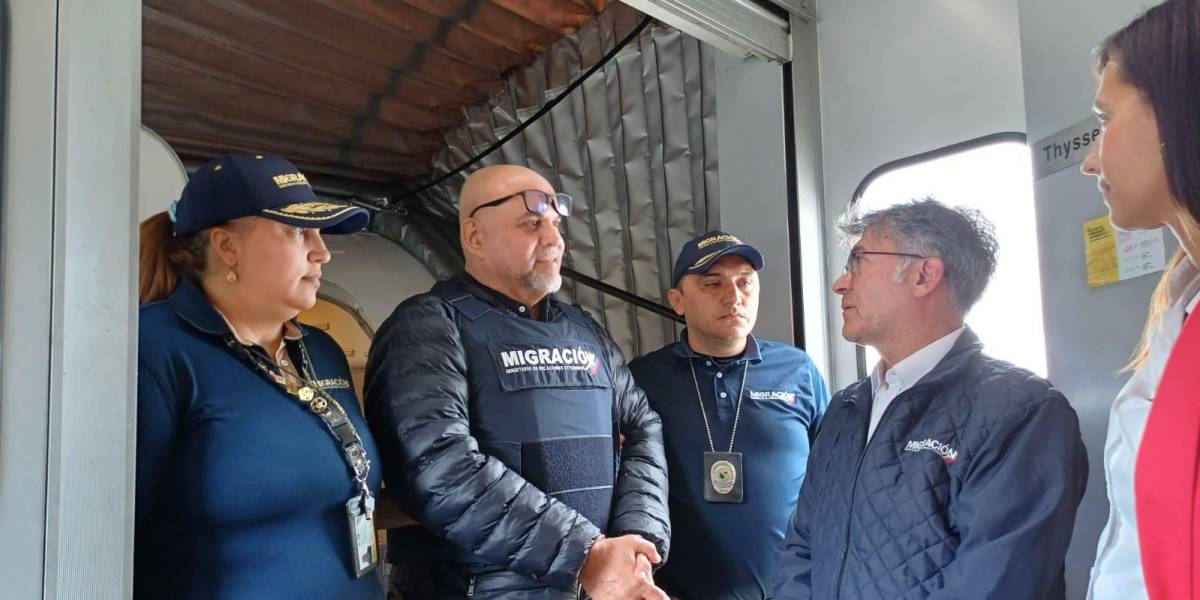 El exjefe paramilitar Salvatore Mancuso llega a Colombia deportado de EE.UU.