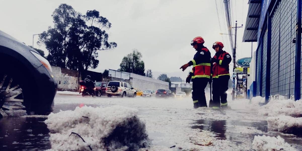 Granizo e inundaciones en Quito este 22 de octubre