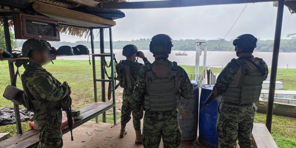 El grupo criminal Comandos de la Frontera atacó instalaciones militares en Sucumbíos