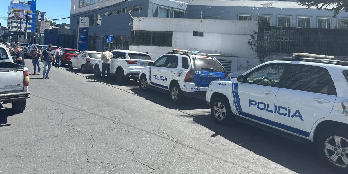 Quito: la Policía descarta amenaza de bomba en el edificio de los medios públicos