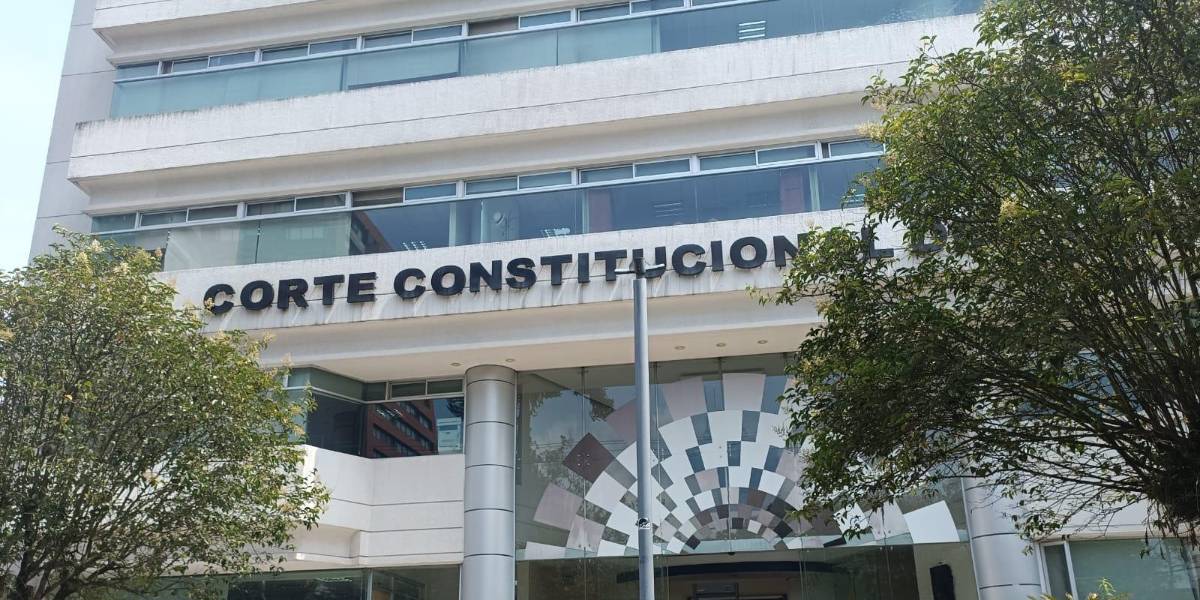 Los despidos de funcionarios públicos deben resolverse en lo contencioso-administrativo, salvo excepciones