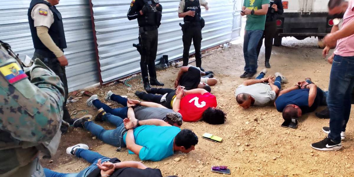 Un juez dicta prisión preventiva a 13 involucrados en una red de robo de combustible en Santa Elena