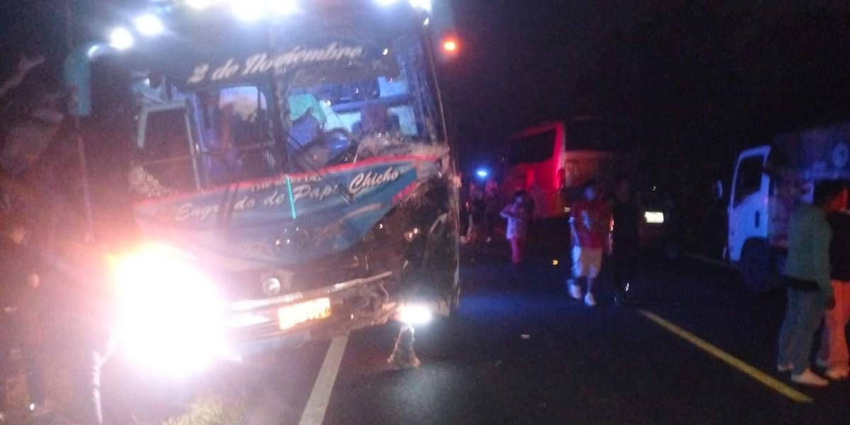 Tres muertos y tres heridos deja un siniestro vial en El Triunfo, Guayas