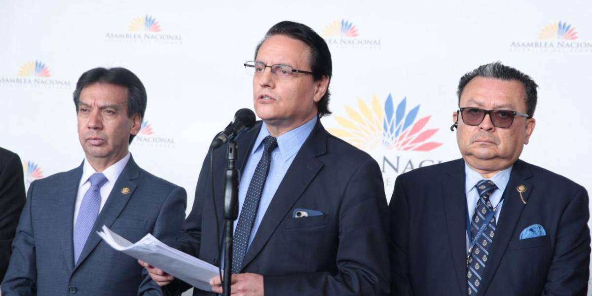 Fernando Villavicencio pide a Fiscalía que inicie proceso penal contra Nilsen Arias