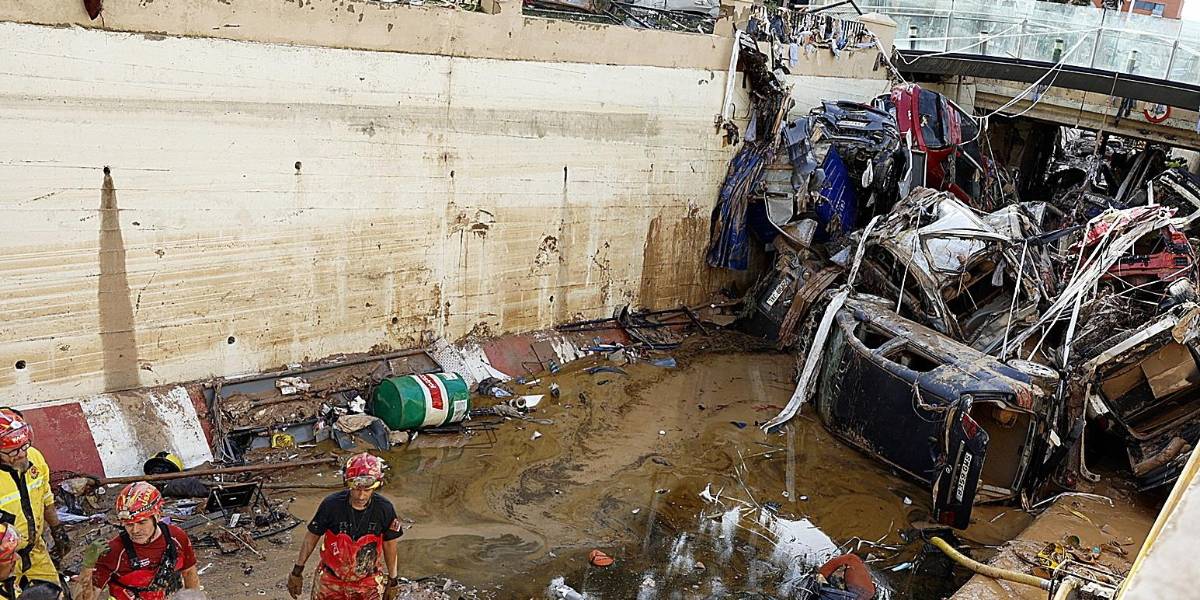 Una mujer es rescatada tras pasar tres días atrapada en el túnel de Benetússer en Valencia