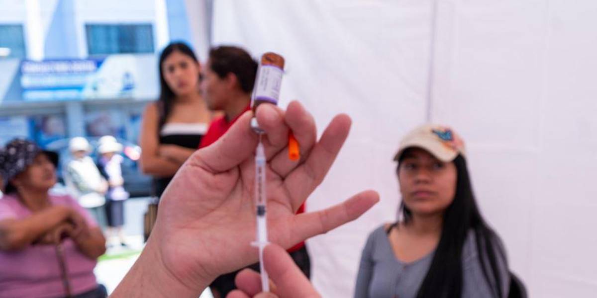 El Ministerio de Salud inició la vacunación contra el sarampión, rubéola y poliomielitis