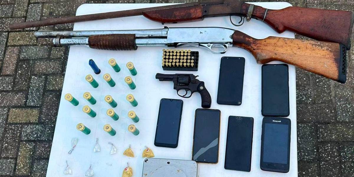 Armas, droga y dinero en efectivo se incautaron durante operativos contra el terrorismo en Babahoyo