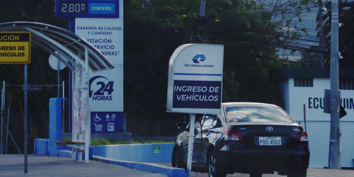 El galón de diésel será de USD 2,76 hasta el 11 de enero 2026; estos son los nuevos precios de los combustibles