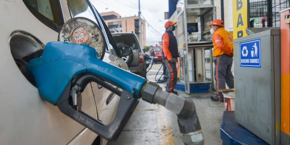 Los conductores pagarán entre tres y cuatro dólares más por llenar el tanque de su carro