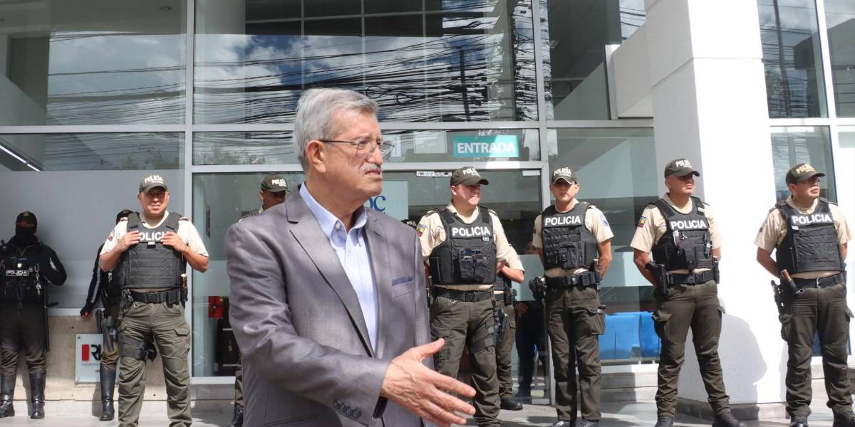 Óscar Ayerve no puede ejercer como consejero del Cpccs y lo atribuye a operaciones políticas