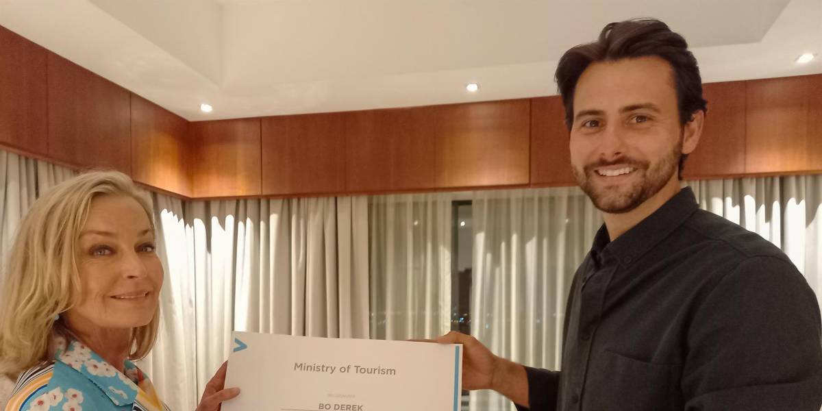 La actriz estadounidense Bo Derek es nombrada embajadora turística de Ecuador