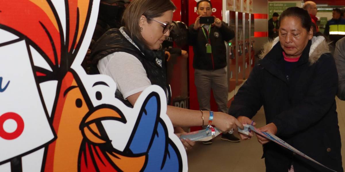 Metro de Quito: 15 personas inauguraron la operación comercial