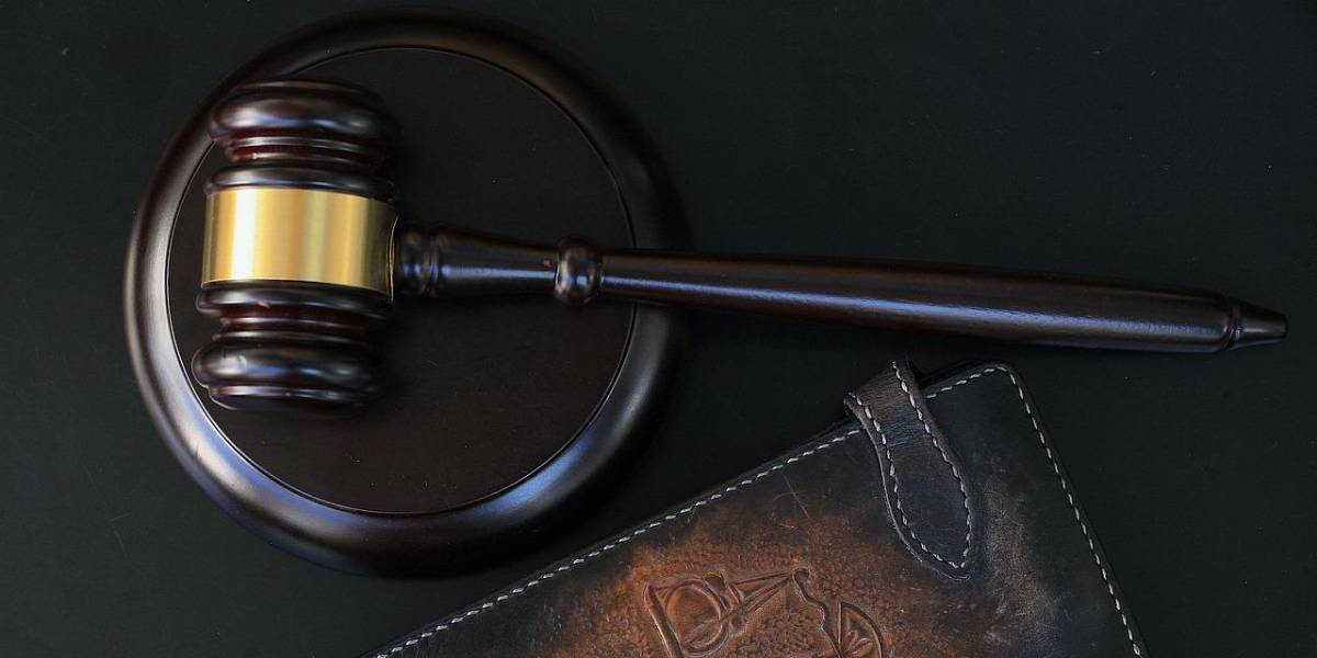 Un hombre fue llamado a juicio por el asesinato de su madre, en Quito