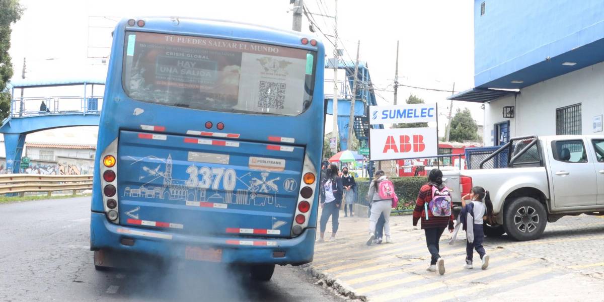 El tormento del transporte público: la contaminación emitida por buses en Ecuador