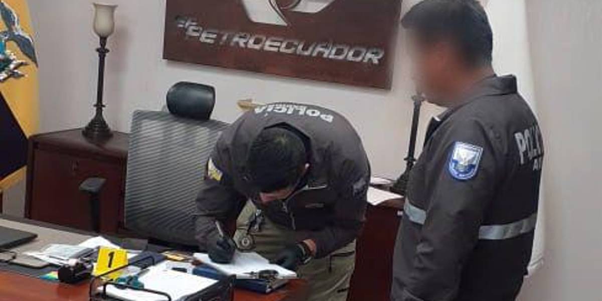 Fiscalía allanó cinco inmuebles de Petroecuador y Aseguradora La Unión en un caso de presunto peculado