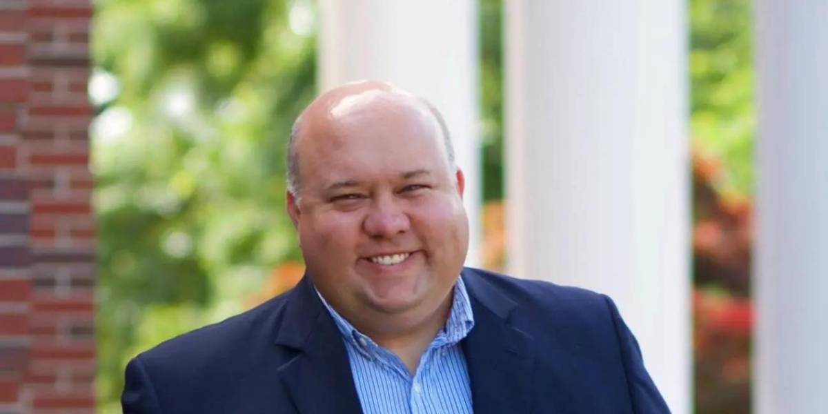 Un alcalde republicano de Estados Unidos se suicida al ser descubierto como una mujer trans