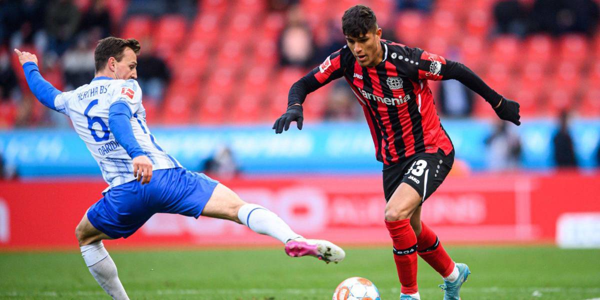 Piero Hincapié fue suplente en la victoria del Bayern Leverkusen