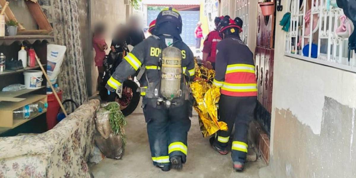 Quito: una persona perdió una pierna tras la explosión de un sitio en donde fabricaban petardos