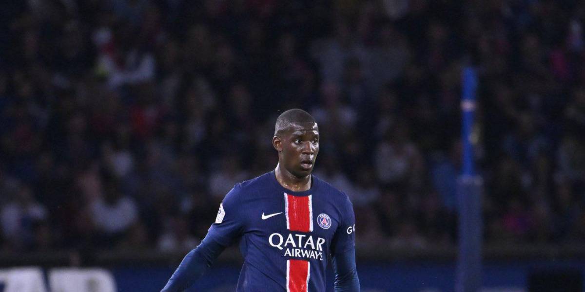 PSG vendió a uno de los compañeros de Willian Pacho en la defensa