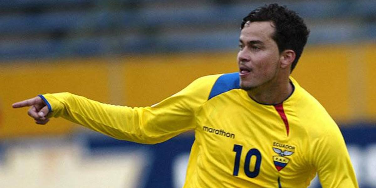 Jaime Iván Kaviedes regresa al fútbol profesional para jugar en la Liga Deportiva Universitaria de El Carmen