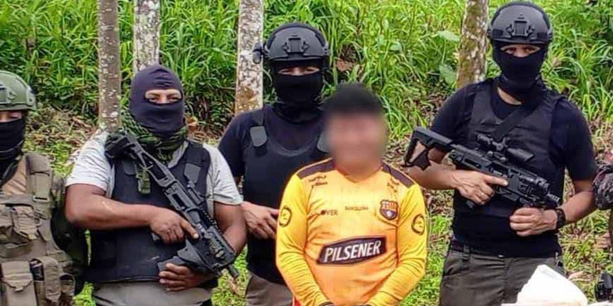 Una persona fue detenida con arma y explosivos en el cantón Camilo Ponce Enríquez