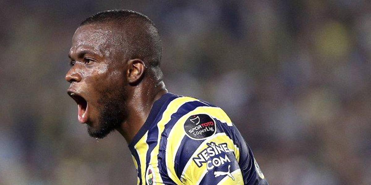 Enner Valencia anotó el gol del triunfo de su equipo ante Sivasspor por la Liga Turca