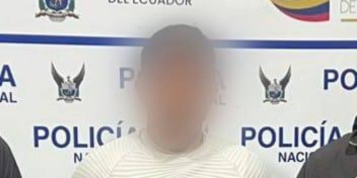 Un hombre que ofrecía cupos para ingresar a las escuelas de formación de policías fue detenido, en Loja