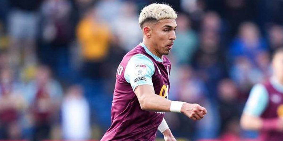 El ecuatoriano Jeremy Sarmiento celebró con el Burnley el ascenso a la Premier League