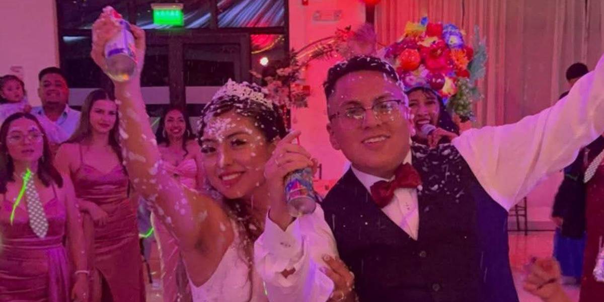 Pese a que le rociaron espuma de Carnaval, Valery Martina sí disfrutó de su boda en Quito