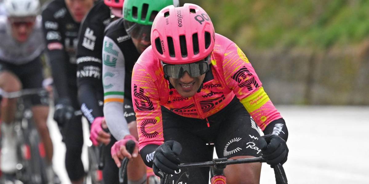 Richard Carapaz sobre su caída: No tengo nada roto y solo son raspones