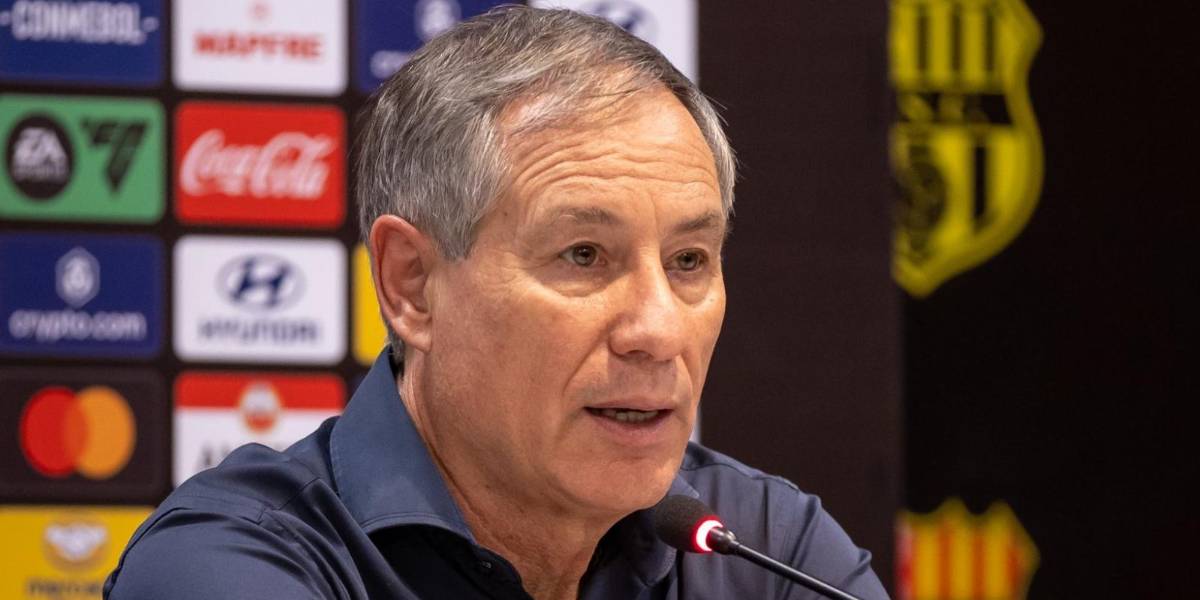 Ariel Holan: Queda una final el domingo y tenemos que estar los más enteros posibles