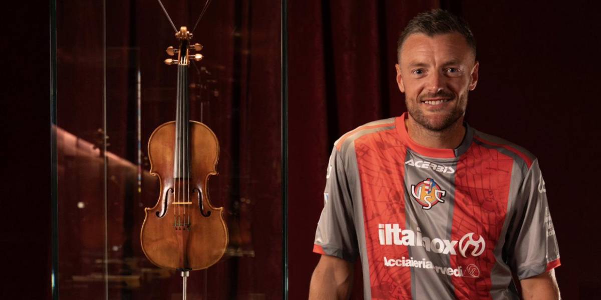 Jamie Vardy, compañero de Sarmiento en el Cremonese, jugará con el número 10