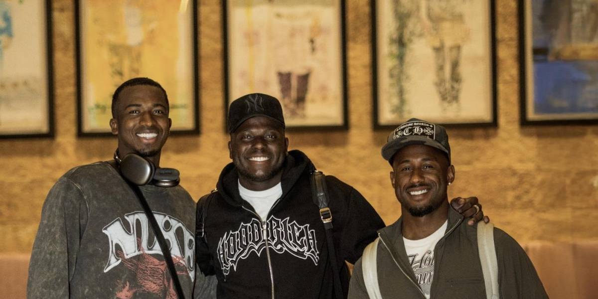 Los primeros jugadores de la selección de Ecuador llegan a Argentina, donde se concentran antes de medir a Paraguay