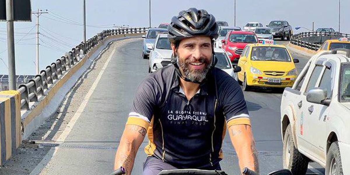Periodista recorrió más de 4000 km en bicicleta para llegar a la final de la Copa Libertadores