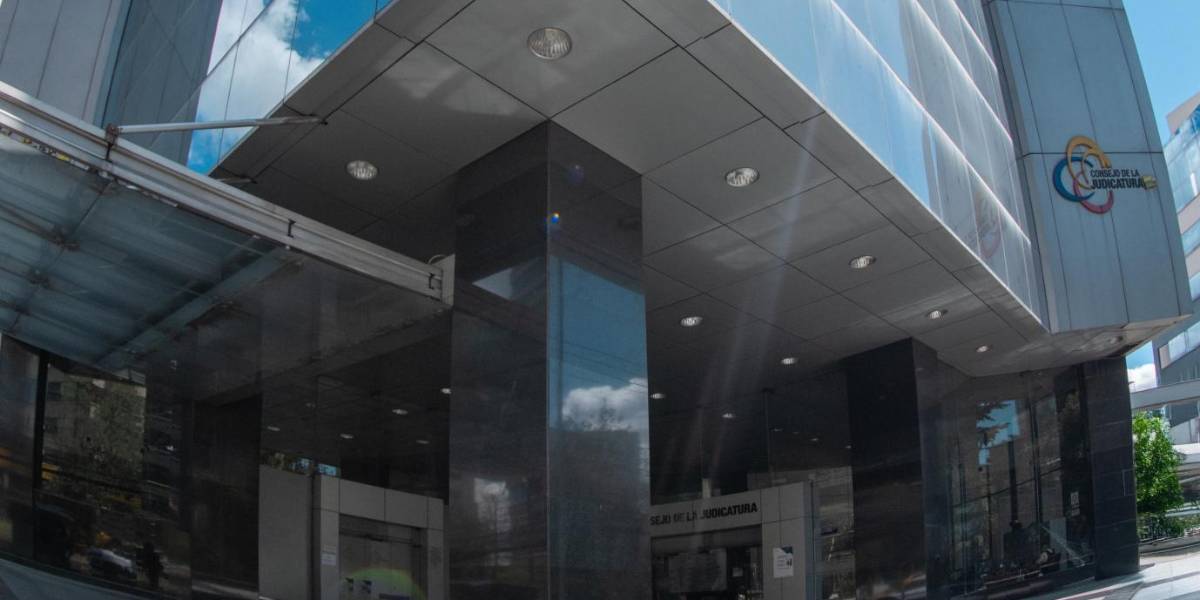 La Judicatura abre investigación a jueza por no dar prisión preventiva a presunto sicario en Zamora