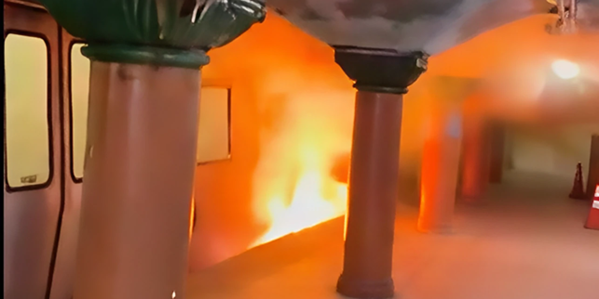 EE. UU.: Incendio en un tren que viajaba hacia Nueva York obliga a los pasajeros a evacuar en pleno recorrido