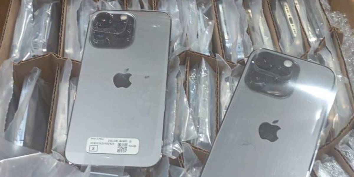Quito: el Servicio de Aduanas interceptó más de 1 200 celulares iPhone camuflados como generadores eléctricos