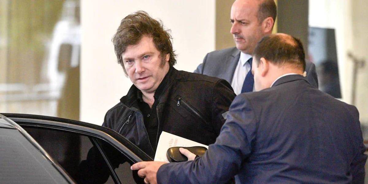 Javier Milei viajará a Bahía Blanca, donde 14 personas murieron por un fuerte temporal