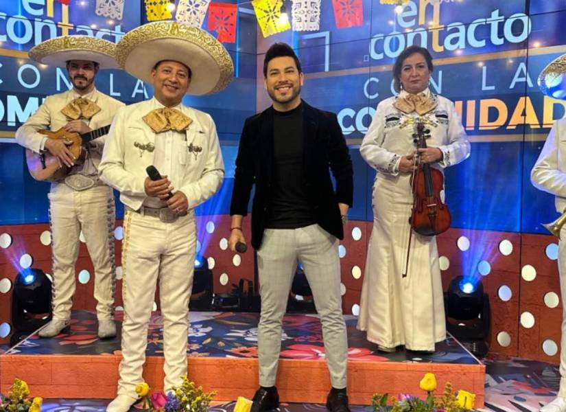 Daniel Páez y el mariachi Cielito Lindo deleitaron con una serenata para las mamás ecuatorianas