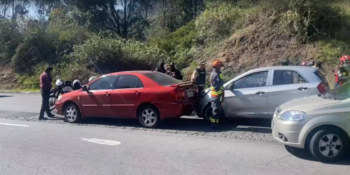 Quito: presunto sicariato contra conductor que se movilizaba por la av. Simón Bolívar