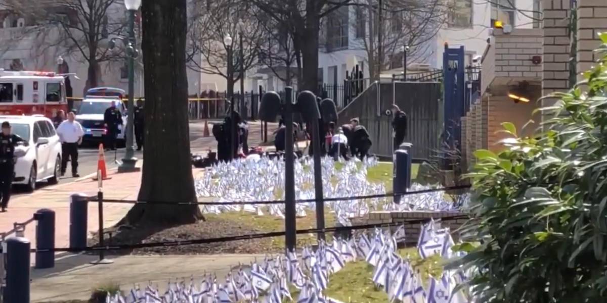 Un hombre se prendió fuego afuera de la Embajada de Israel en Washington