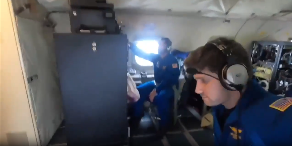 VIDEO | Así se ve el ojo del huracán Milton desde un avión caza huracanes