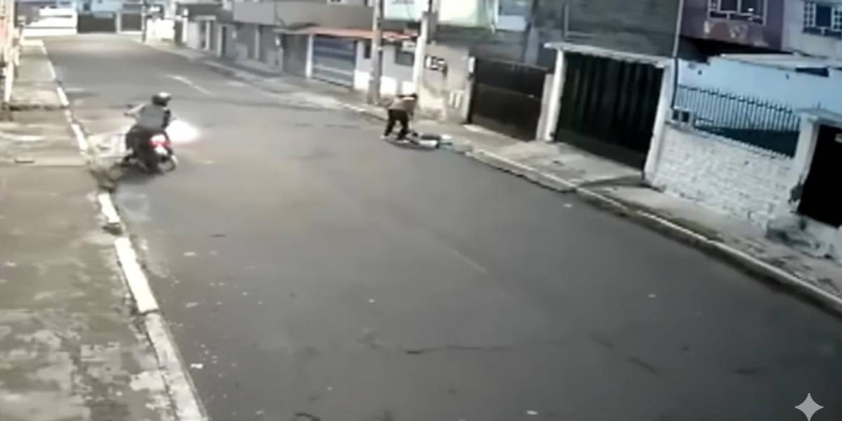 Delincuente pateó y pisó la cabeza de una ciudadana durante asalto en Quito