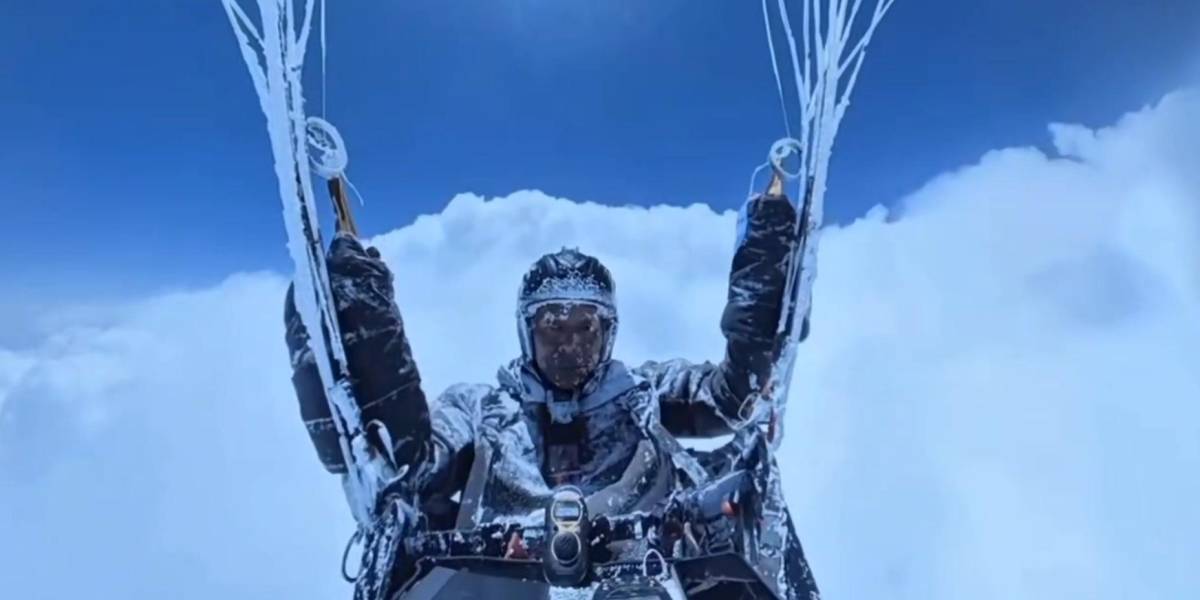 Parapentista chino sobrevive tras ser arrastrado por nube a casi 8 600 metros