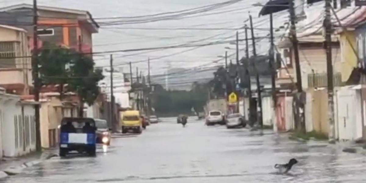 Fuertes lluvias en el norte de Guayaquil, Daule y Salitre