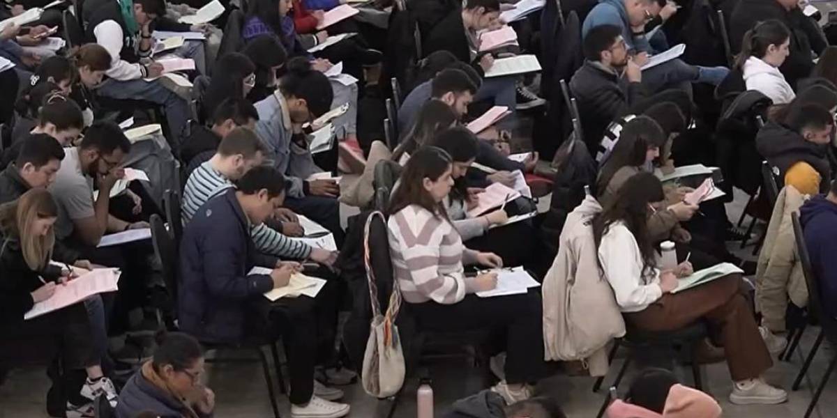 Nueve médicos ecuatorianos están bajo sospecha de fraude académico en Argentina