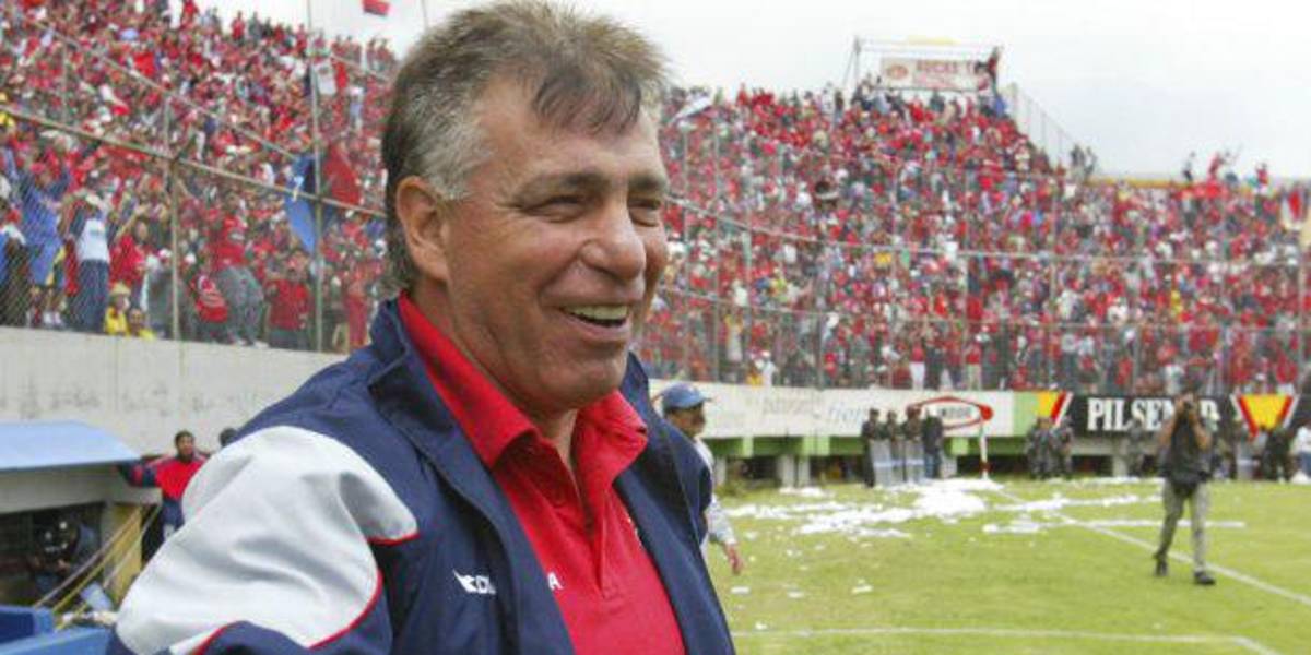 Entrenador de El Nacional analiza su permanencia en el club