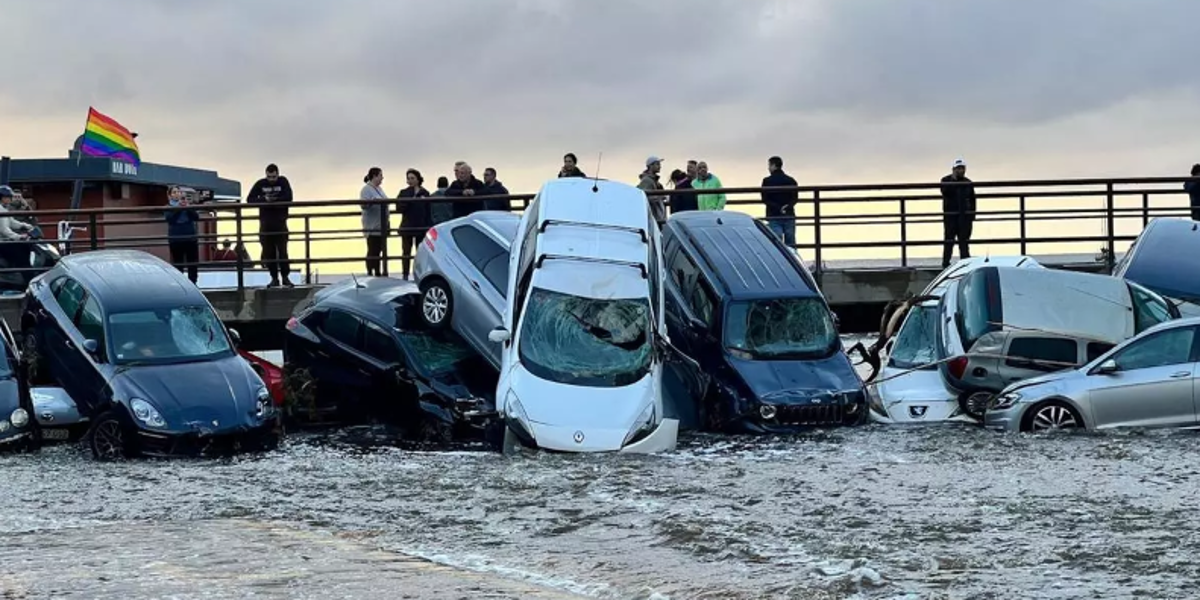 El centro de Cadaqués, en Girona, se inunda por las fuertes lluvias